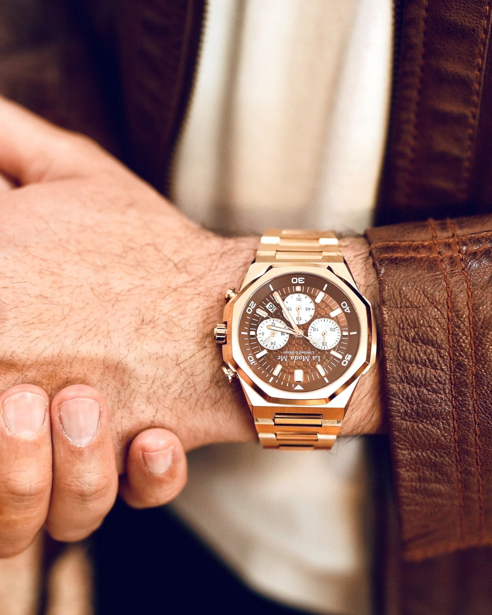 Crimson Horizon Maroon Watch - Premium Luxury Timepiece - Von Günther zu WindWatches