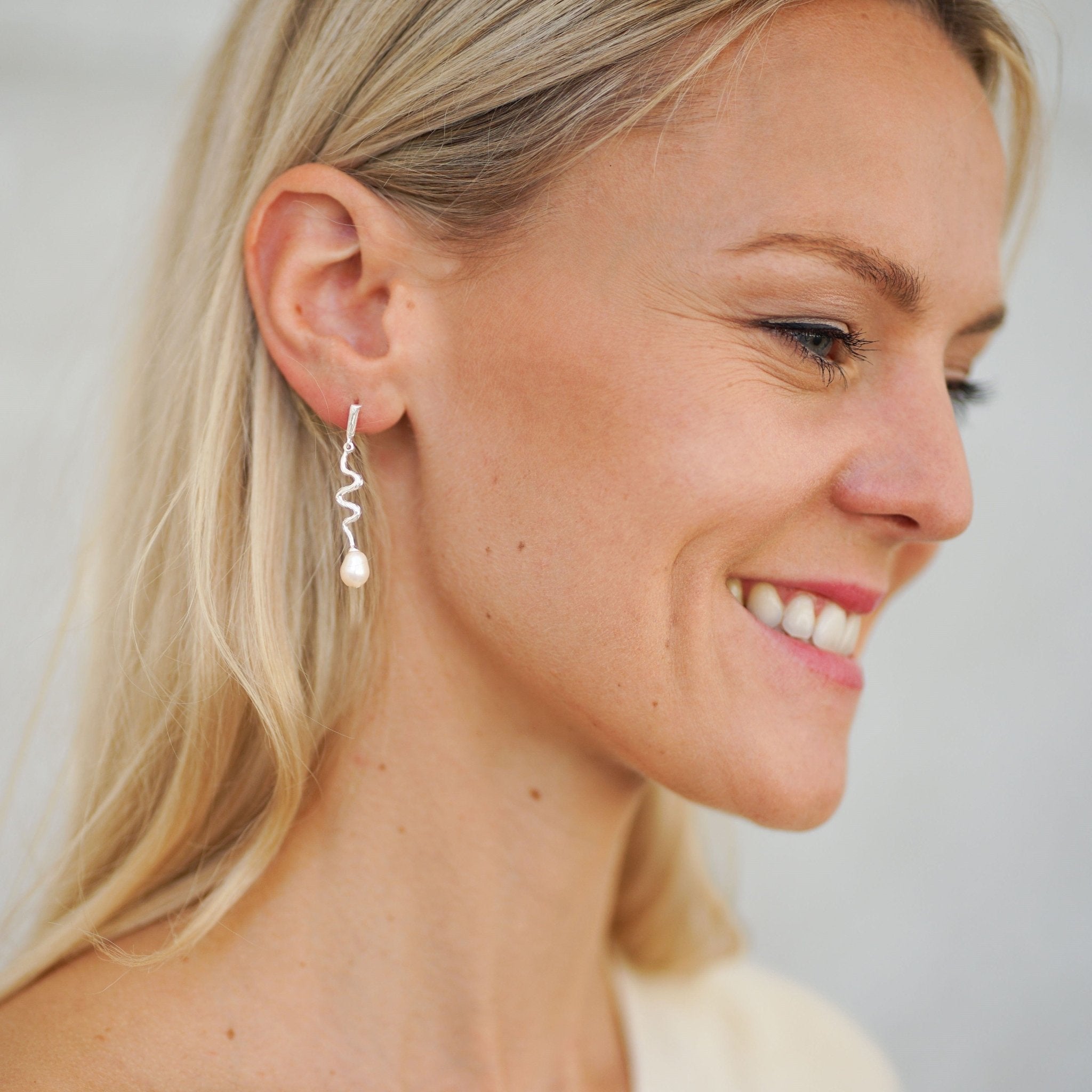 Earrings Wave - Gold Plated Wave Design Earrings - Von Günther zu WindEarrings