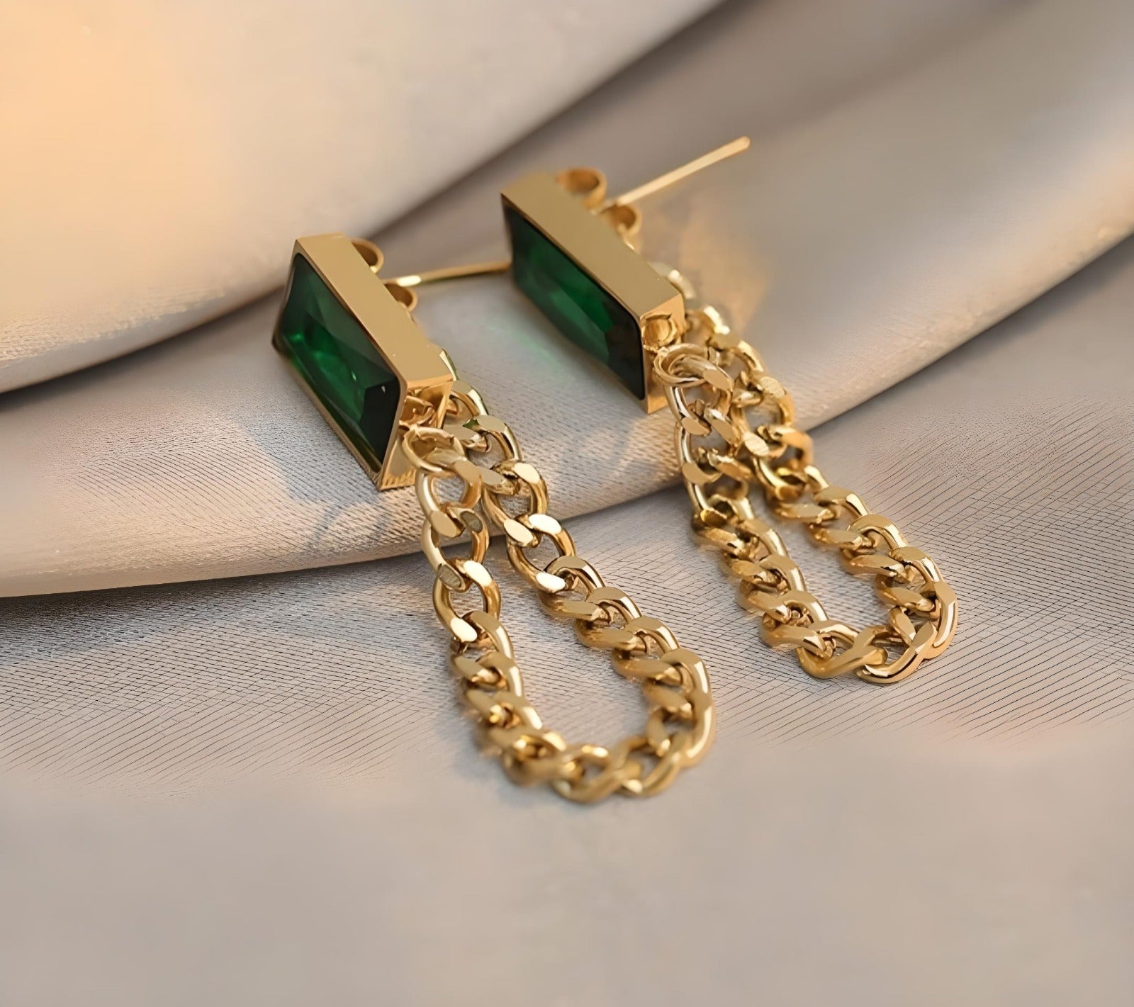 Emerald Chain Drop Earrings - Von Günther zu WindEarrings