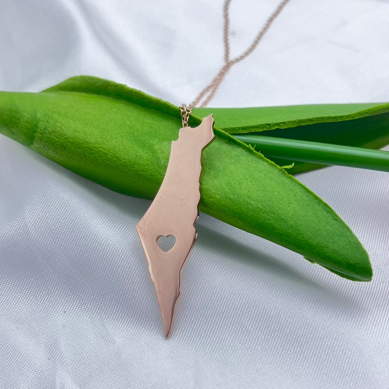 Map of Israel Necklace with Heart Cutout - Von Günther zu WindNecklace