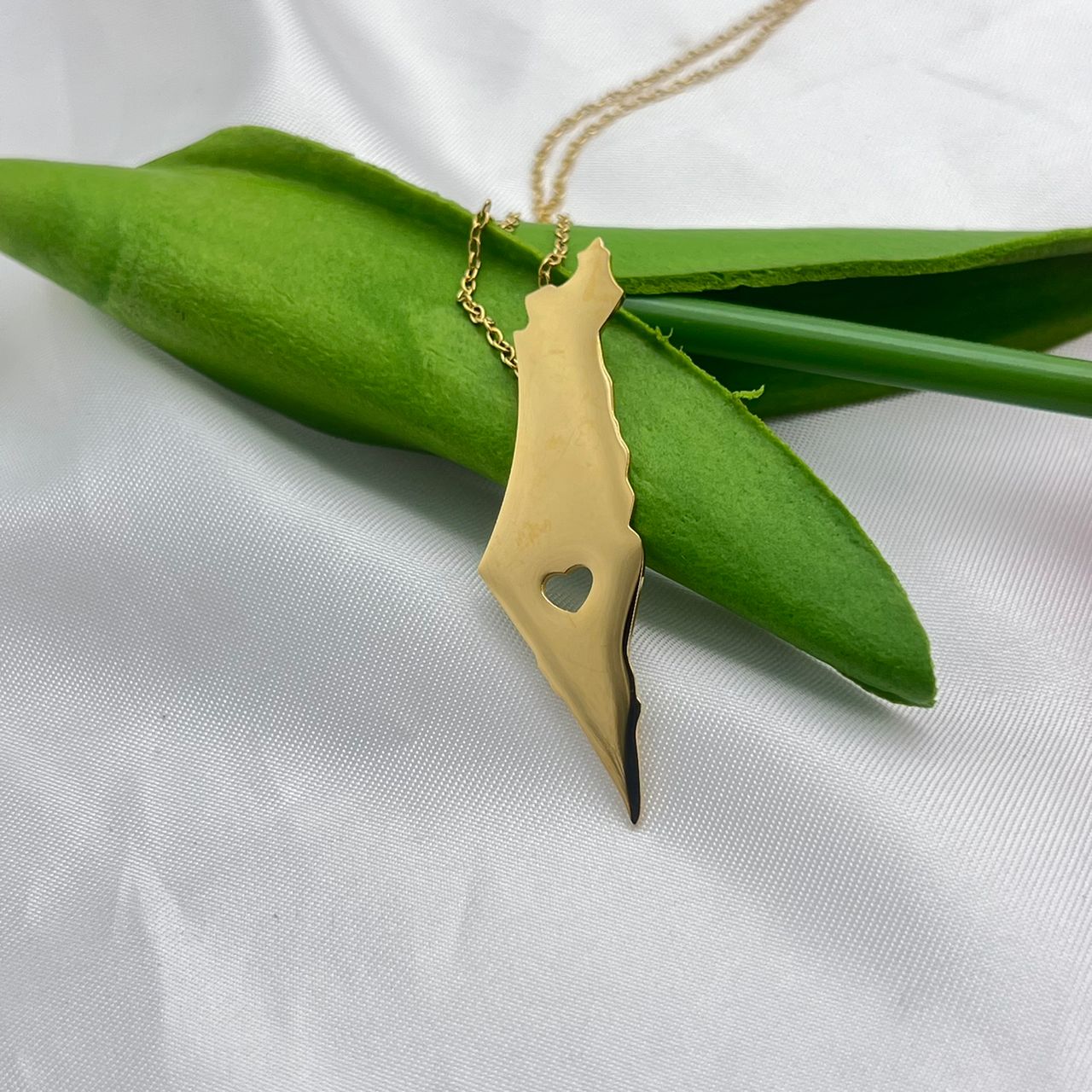 Map of Israel Necklace with Heart Cutout - Von Günther zu WindNecklace