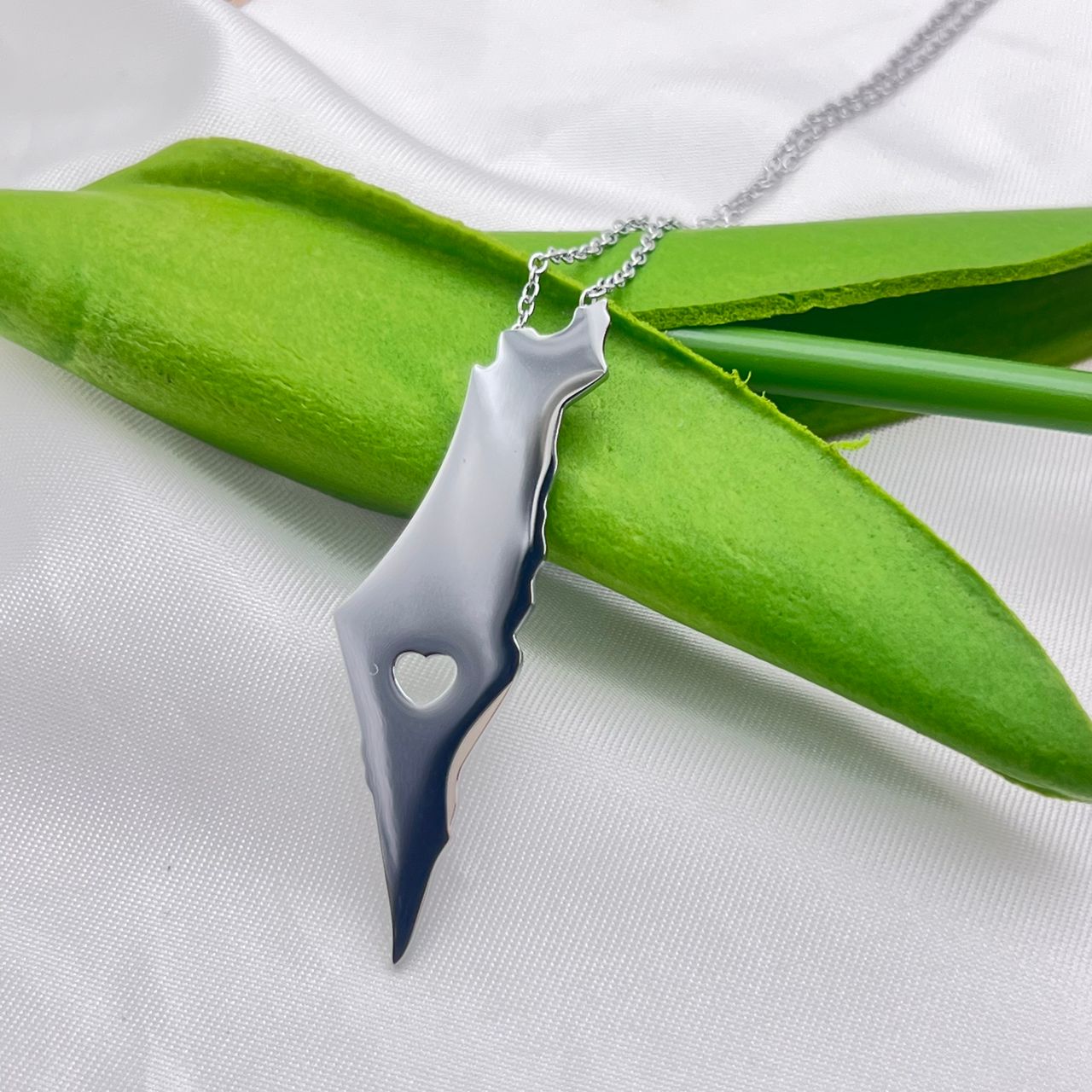 Map of Israel Necklace with Heart Cutout - Von Günther zu WindNecklace