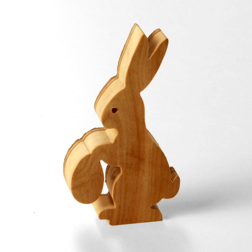 Osterdeko Osterhase mit Ei Tischdeko aus Olivenholz (mit Rinde) - Von Günther zu WindOsterdeko