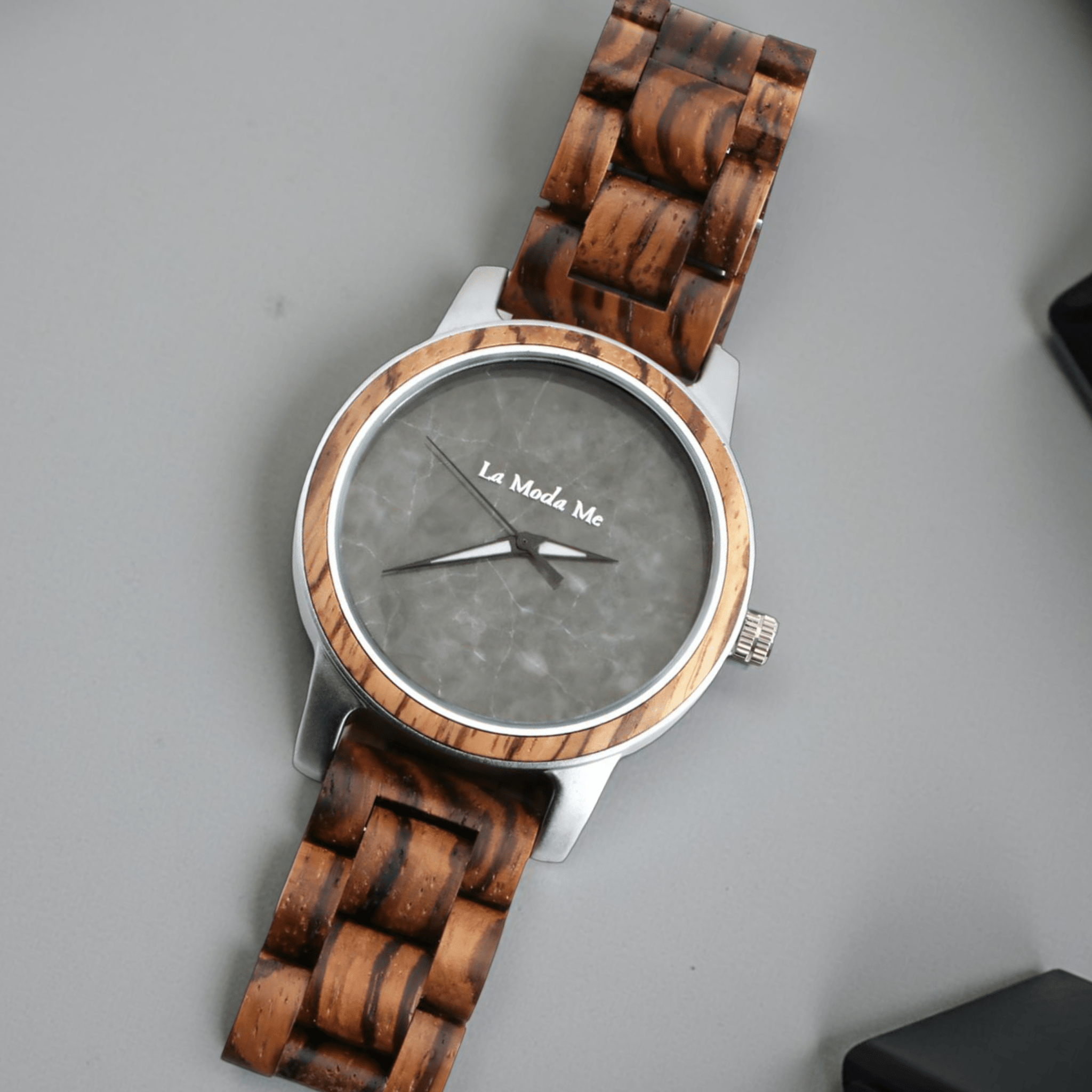Watch Horizon - Eco - Friendly Walnut Wooden Timepiece - Von Günther zu WindWatches