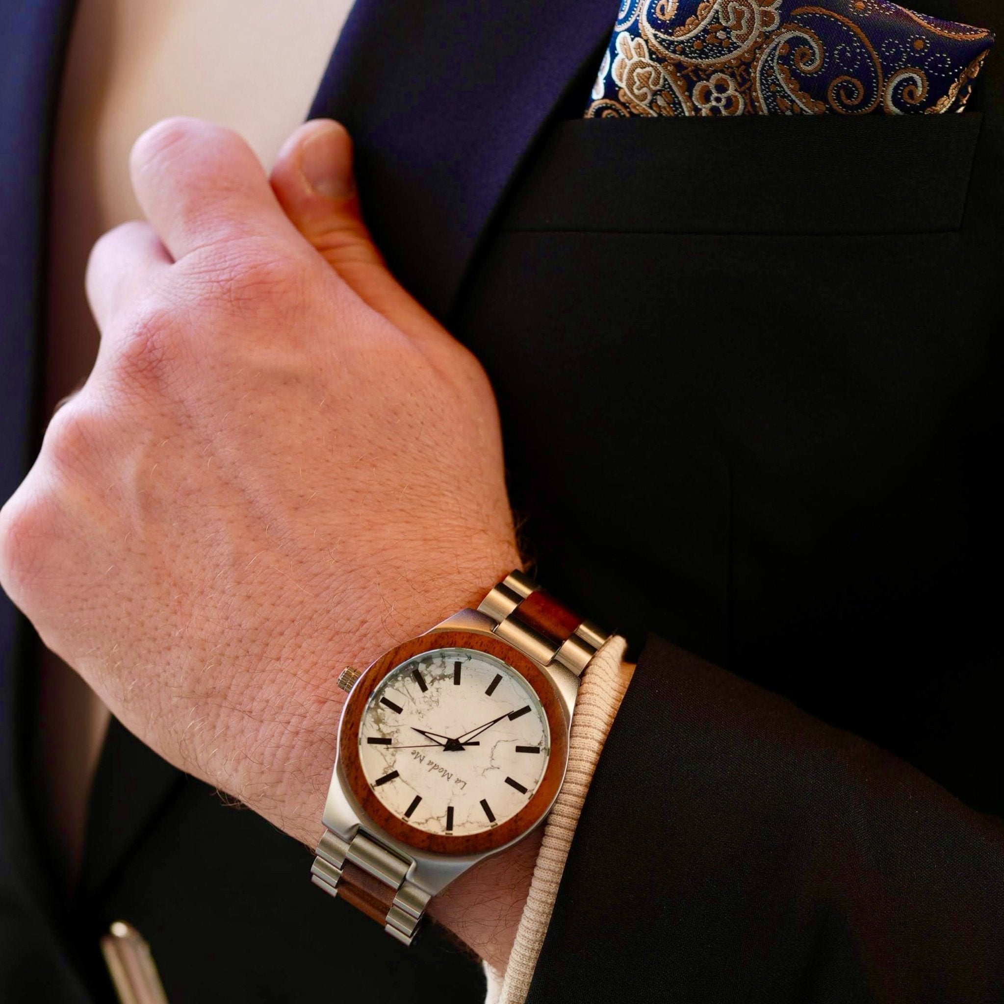 Watch Madira - Eco - Friendly Walnut & Steel Elegant Timepiece - Von Günther zu WindWatches